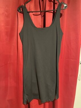 Old Navy Women’s Athletic Romper Dress w/ Built In Shorts And Pockets Size L